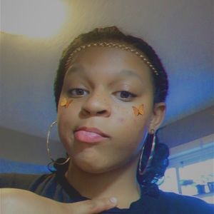 Meet your Posher, Desiree